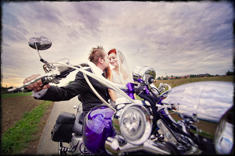 zdjęcia ślubne na motorze